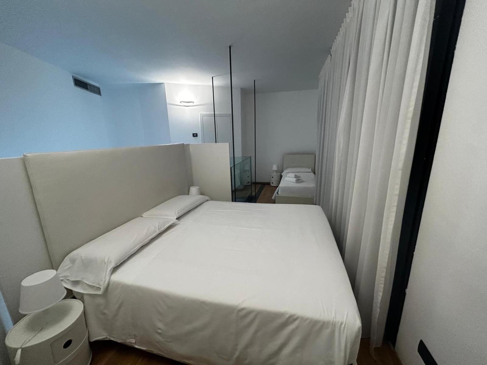 Bb Hotels Aparthotel Isola Milan Bagian luar foto