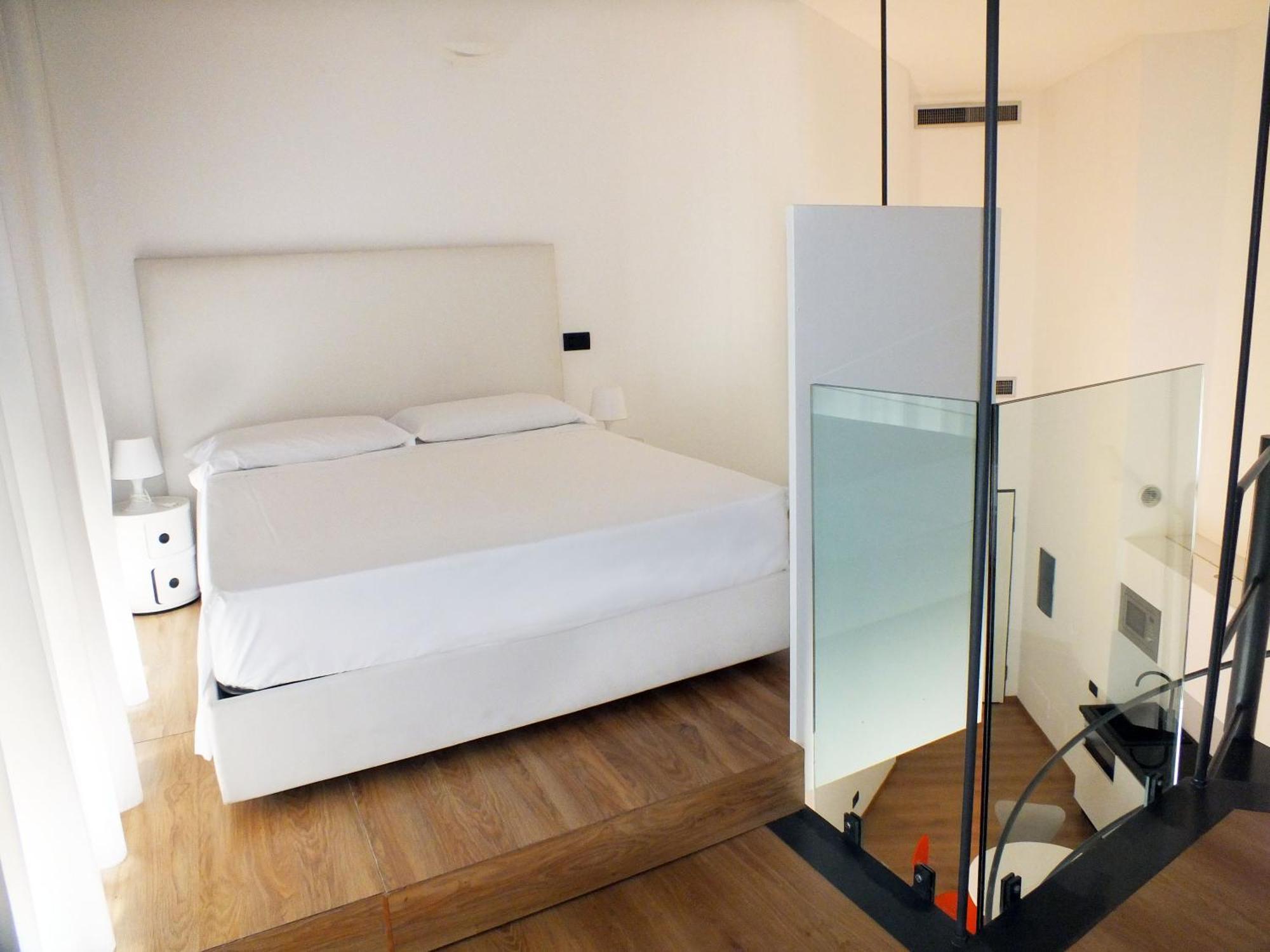 Bb Hotels Aparthotel Isola Milan Bagian luar foto
