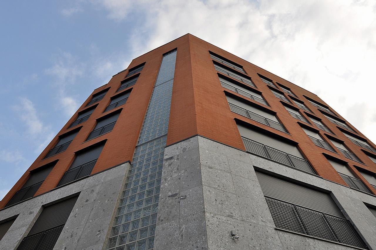 Bb Hotels Aparthotel Isola Milan Bagian luar foto