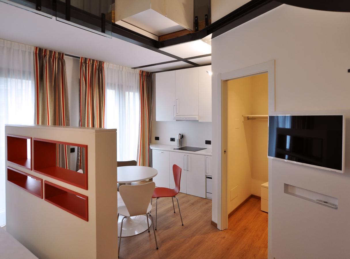 Bb Hotels Aparthotel Isola Milan Bagian luar foto