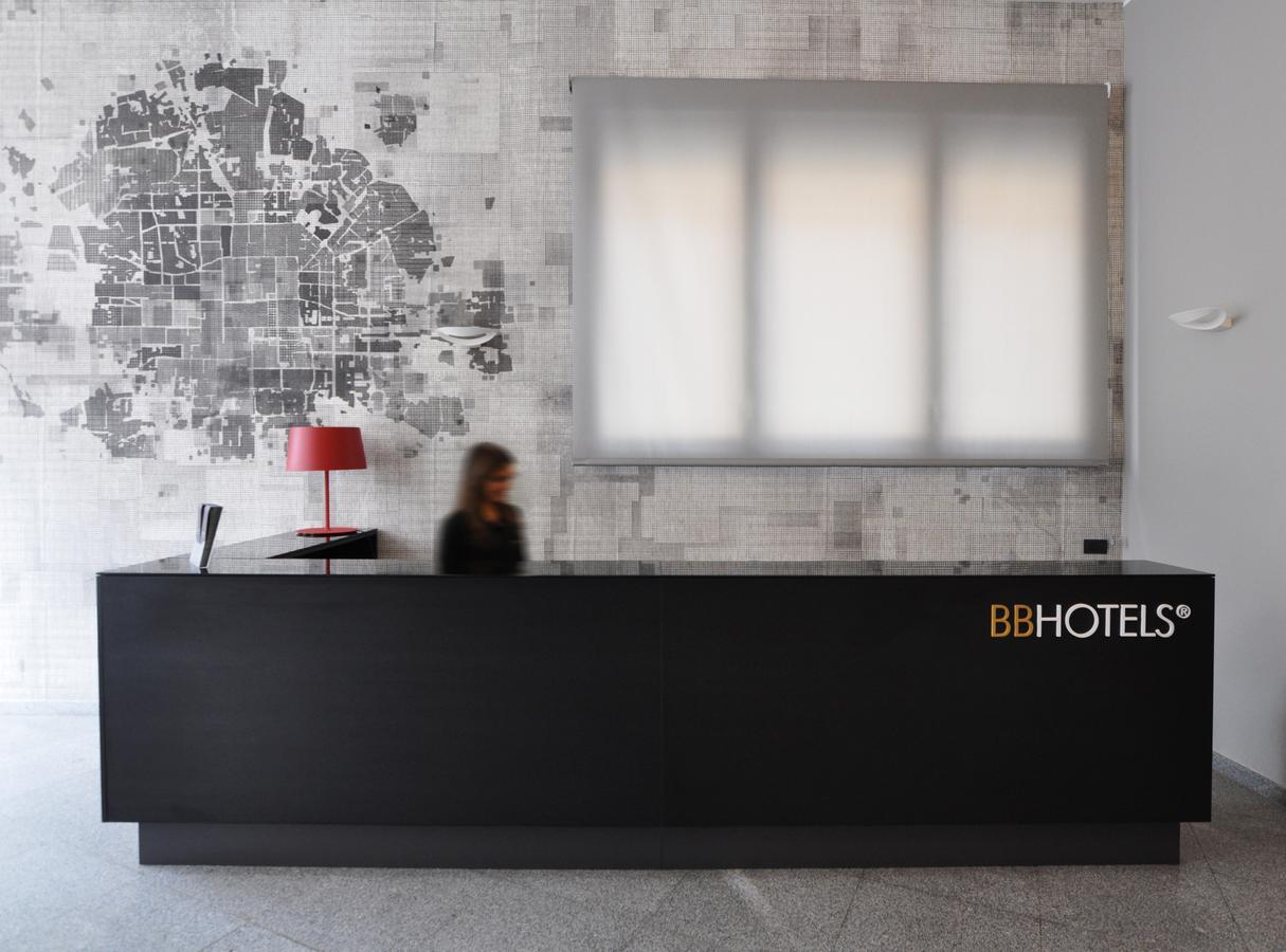 Bb Hotels Aparthotel Isola Milan Bagian luar foto