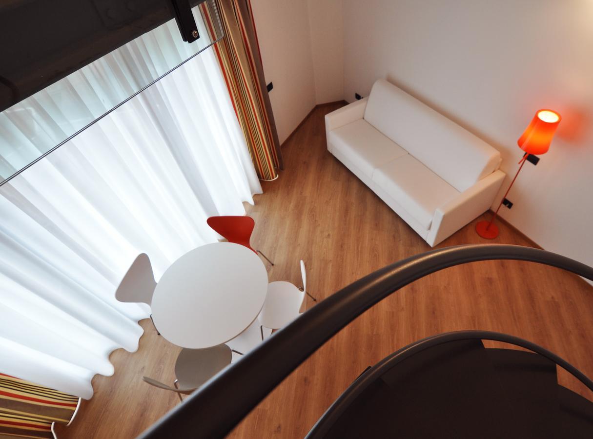 Bb Hotels Aparthotel Isola Milan Bagian luar foto