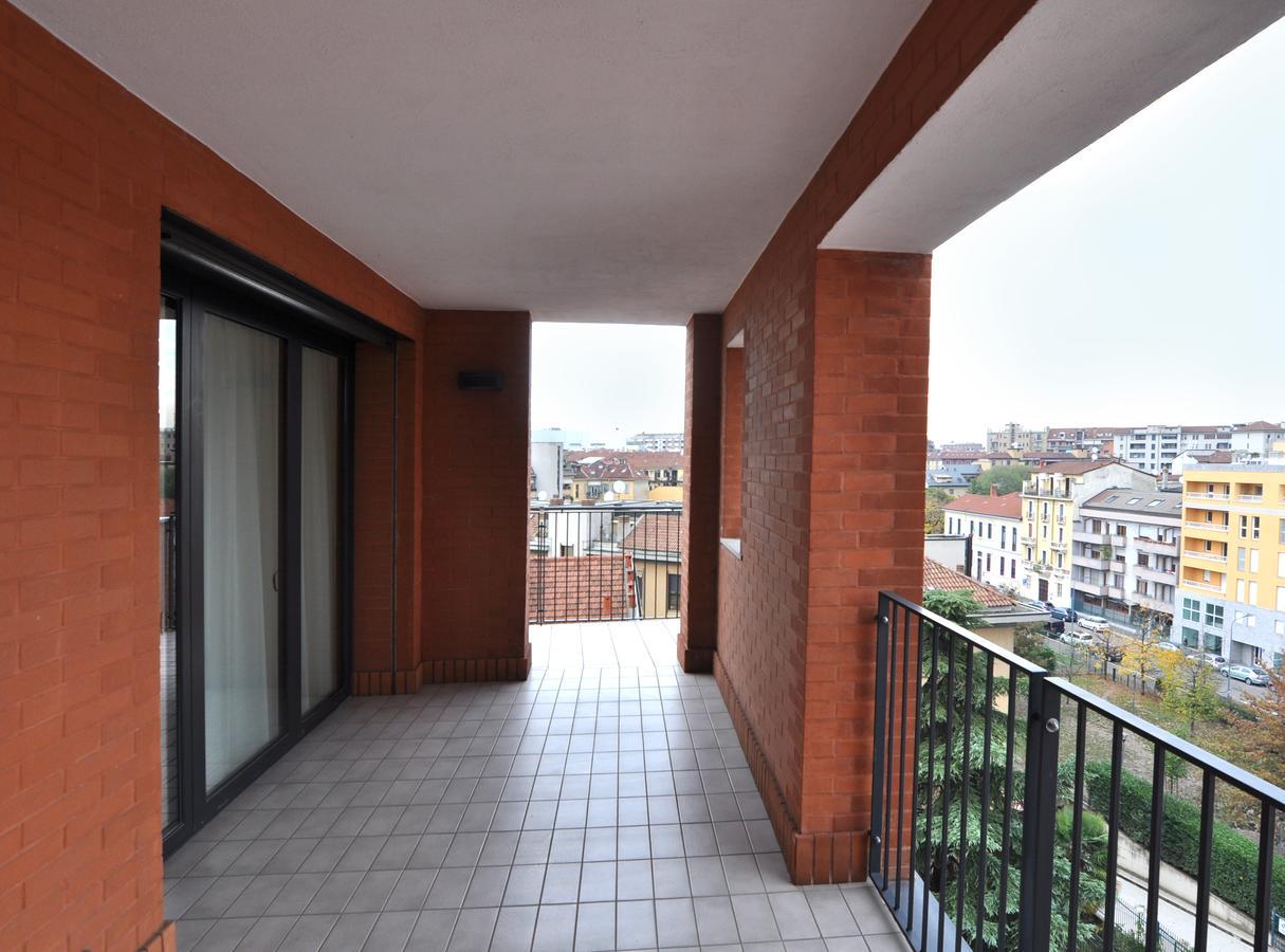 Bb Hotels Aparthotel Isola Milan Bagian luar foto
