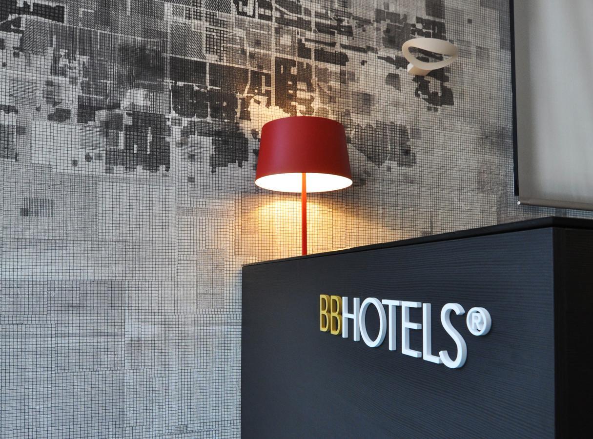 Bb Hotels Aparthotel Isola Milan Bagian luar foto
