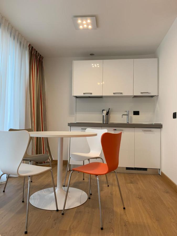 Bb Hotels Aparthotel Isola Milan Bagian luar foto
