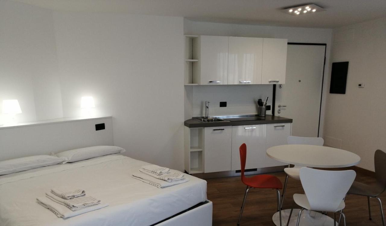 Bb Hotels Aparthotel Isola Milan Bagian luar foto